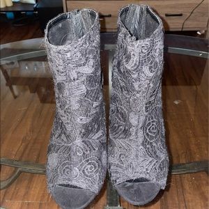 Black lace design booty boots